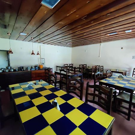 Hotel Samrat Jabalpur Exteriör bild