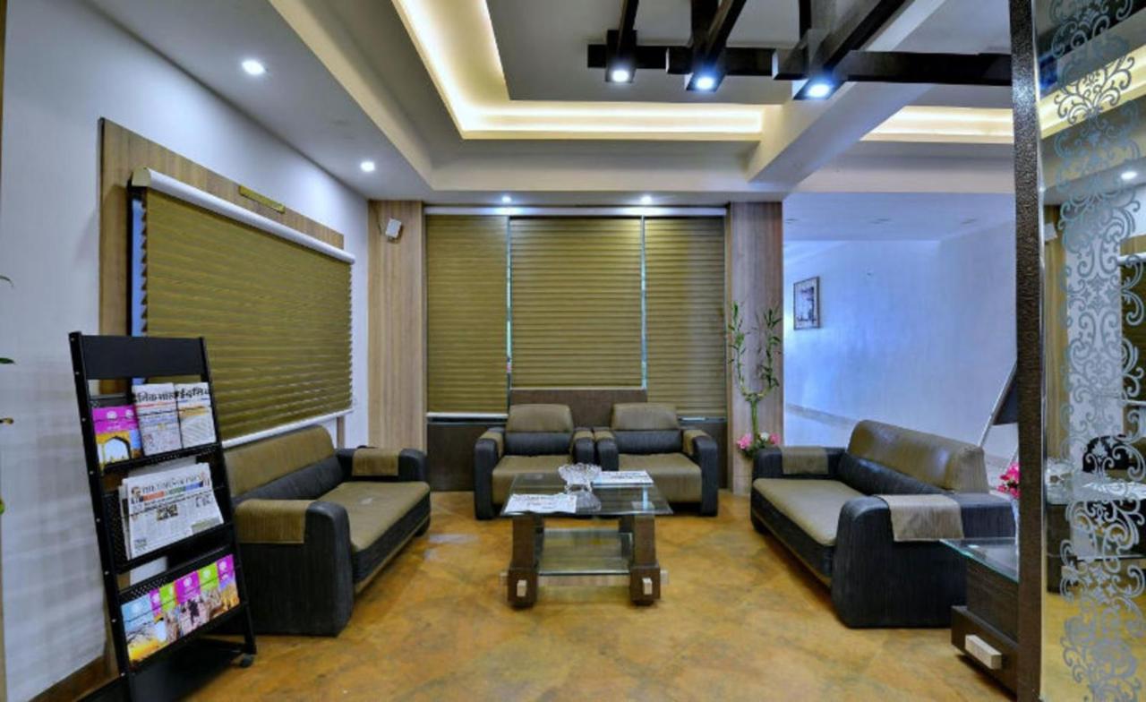 Hotel Samrat Jabalpur Exteriör bild