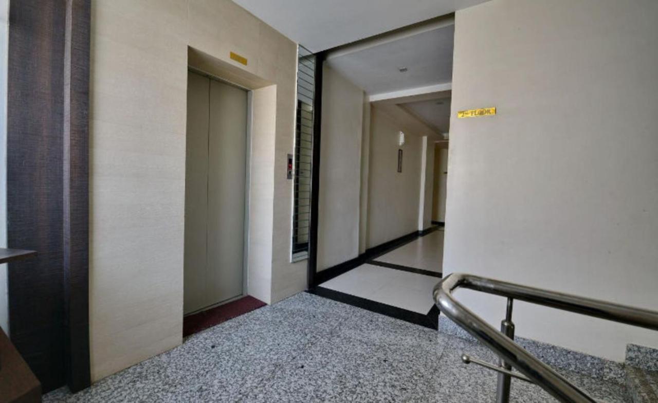 Hotel Samrat Jabalpur Exteriör bild