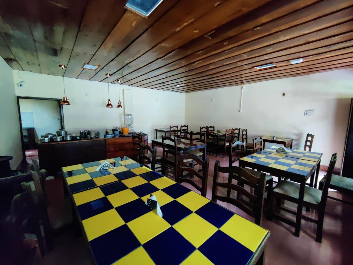 Hotel Samrat Jabalpur Exteriör bild
